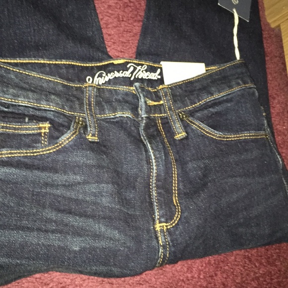 Jeans - Picture 3 of 4